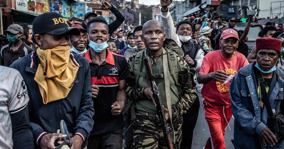 Madagaskarin presidentti: Maassa on käynnissä vallankaappaus­yritys | Uutisia lyhyesti