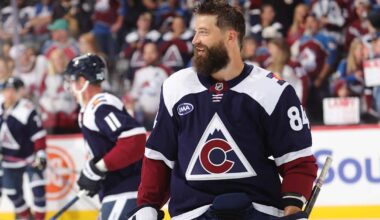 ”NHL:n mielenkiintoisin persoona” saavutti huiman raja­pyykin – Colorado-tähti repi huumoria repun mysteeristä | Urheilua lyhyesti