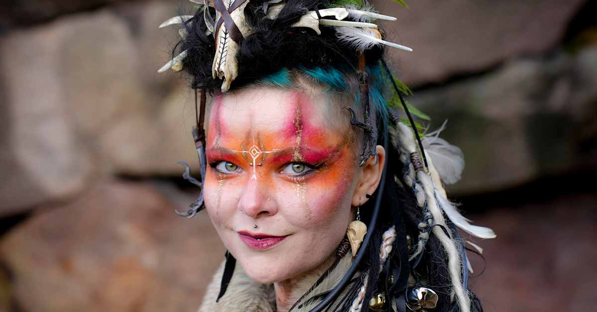 Noitia, shamaaneja ja haltioita: Katso, millaista väkeä vieraili Pakanafestareilla | Kulttuuri