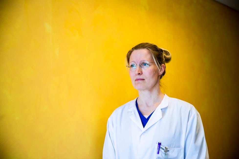 Taysin infektiolääkärin Reetta Huttusen mukaan mitään riskejä ei oteta sen suhteen, että Candida auris -hiivasieni pääsisi leviämään Pirkanmaalla. Huttunen kuvattiin toukokuussa 2020.