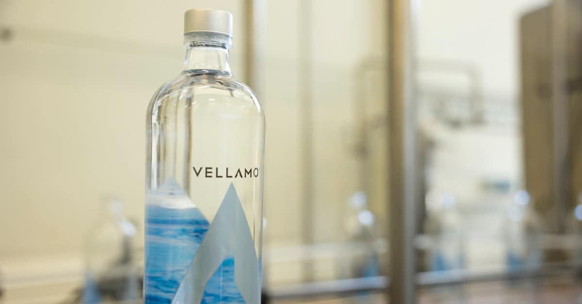 Suomalainen vesibrändi Vellamo sponsoroi F1-tallia – logo näkyy autoissa ja kypärissä | Kotimaa