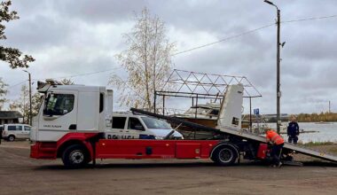 Henkilöauto suistui mereen Kotkassa – vedestä löytyi kuollut ihminen | Kymenlaakso