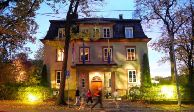 Venezuela sulkee suurlähetystönsä Norjassa – syyksi epäillään protestia Nobelin rauhanpalkinnon vuoksi | Uutisia lyhyesti