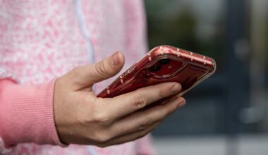 Tiukka kännykkäkuri alkoi Lahden kouluissa – näin mobiilidatan käyttö romahti ympäri Suomea | Päijät-Häme