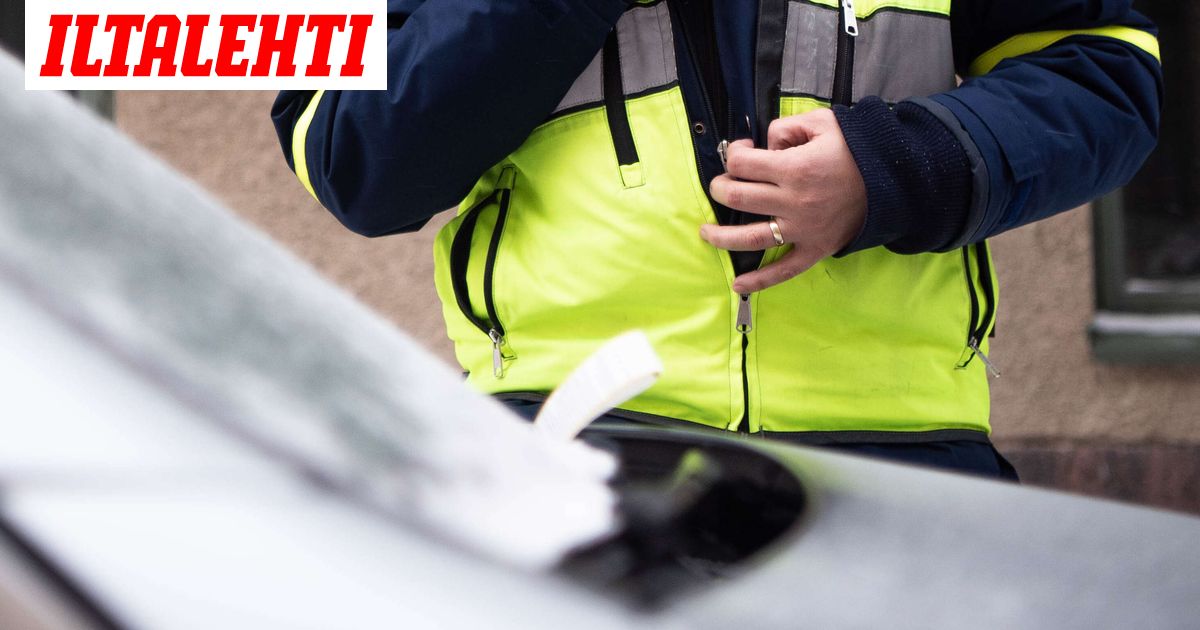 Oulussa tämän auton pysäköinti on kielletty, Kotkassa sallittu