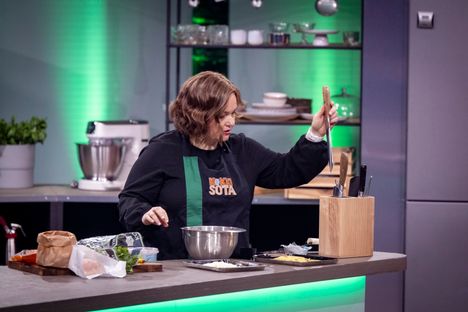 Krista Kiurun ruoka-ainekset on kasattu Pori-kassiin, joka kätkee sisälleen muun muassa perunaa, kalaa, tyrniä ja avokadoa.