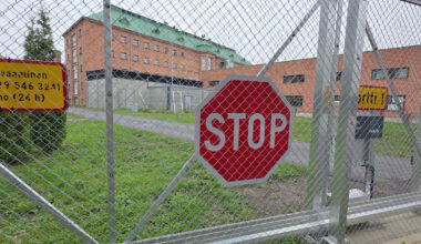 Asukkaat protestoivat Joutsenon säilöönottoyksikön ruokaa syömälakolla – Migri: annokset ovat tavallista suurempia | Etelä-Karjala