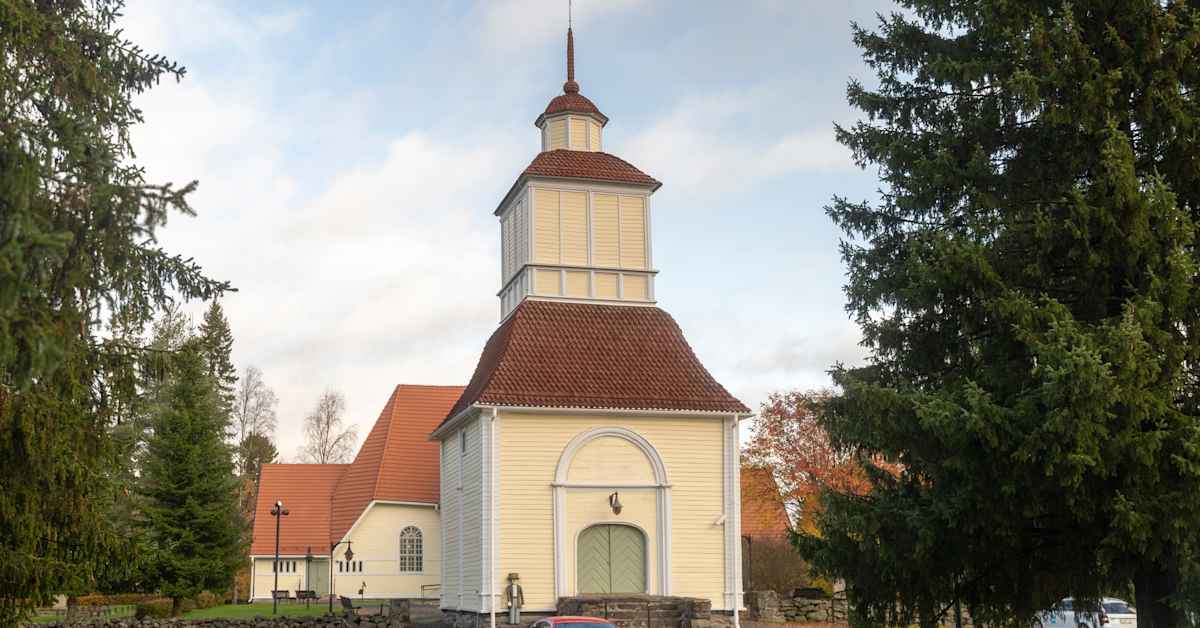 Oulun kaksi seurakuntaa kielsi tilojensa käytön sateenkaariparien vihkimiseen – kirkkoherra: Olen vihainen ja surullinen | Kotimaa