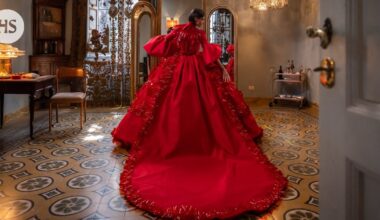 Elokuva-arvio: Kaunis kertomus ompelijoista tulvii rakkautta