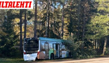 Linja-auto törmäsi puuhun – Yksi loukkaantui