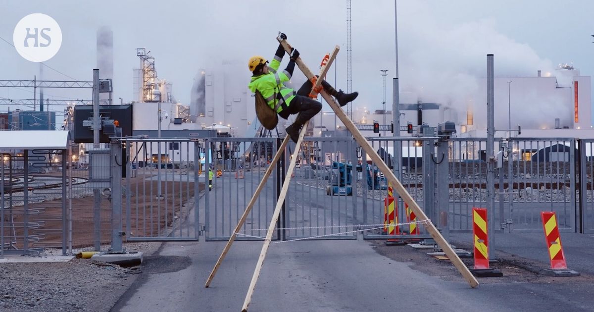 Elokuva-arvio: Me hymyillään, vaikka saataisiin turpaan, sanoo Elokapina-aktivisti erinomaisessa dokumentissa - HS.fi