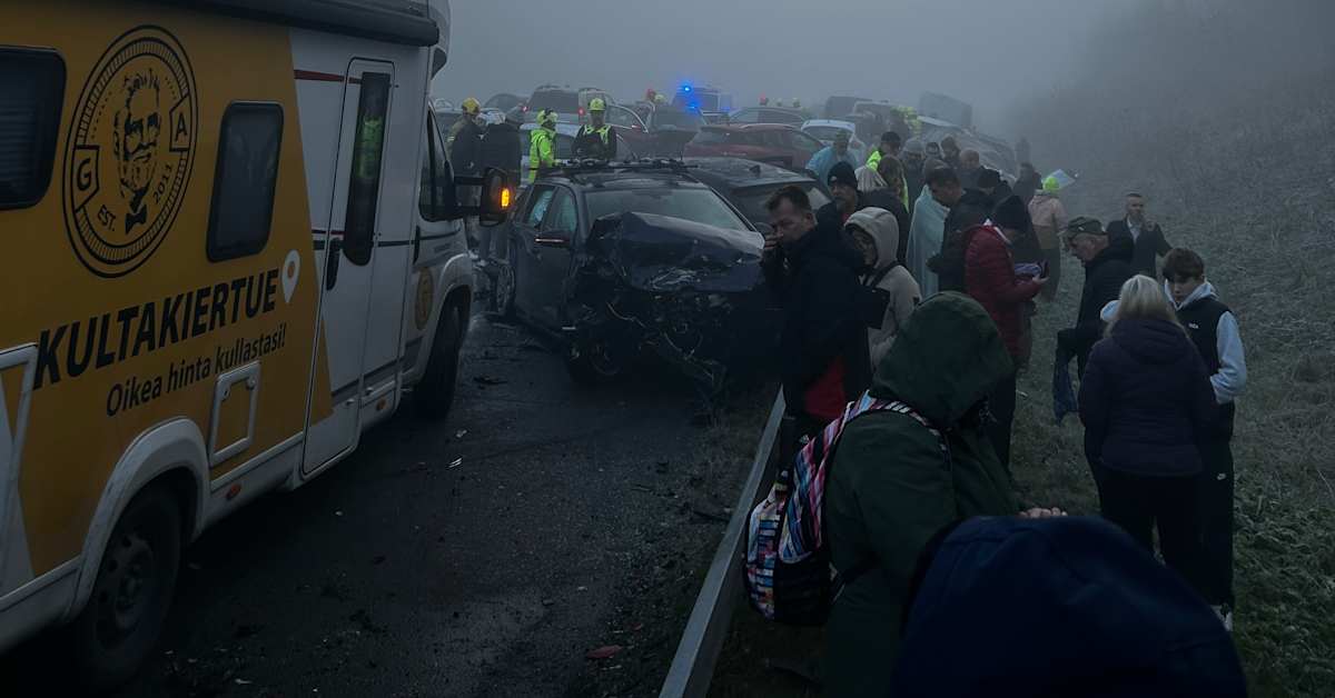 Valtava ketjukolari Nelostiellä, osallisena 25 autoa | Uutisia lyhyesti