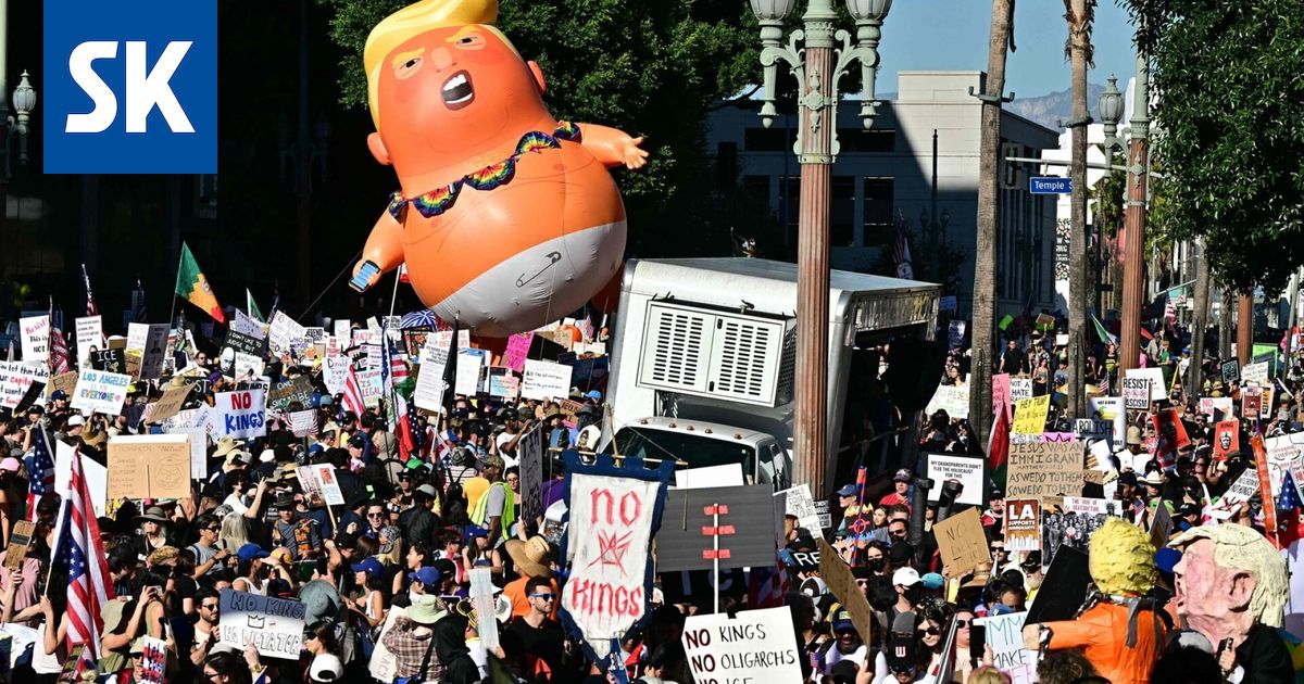 Järjestäjät: Miljoonia ihmisiä kokoontunut Trumpia vastustaviin mielenosoituksiin