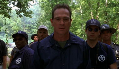 Illalla tv:ssä: Liittovaltion agentti palaa rikollisjahtiin – tekijät pettyivät nähdessään vankien kuljettamiseen tarkoitetun lentokoneen