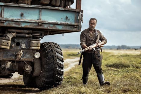 Menetettyyn Karjalaan sijoittuva toimintaelokuva kuvattiin Virossa. Maisemat irrottavat Aatami Korven (Jorma Tommila) todellisuudesta.