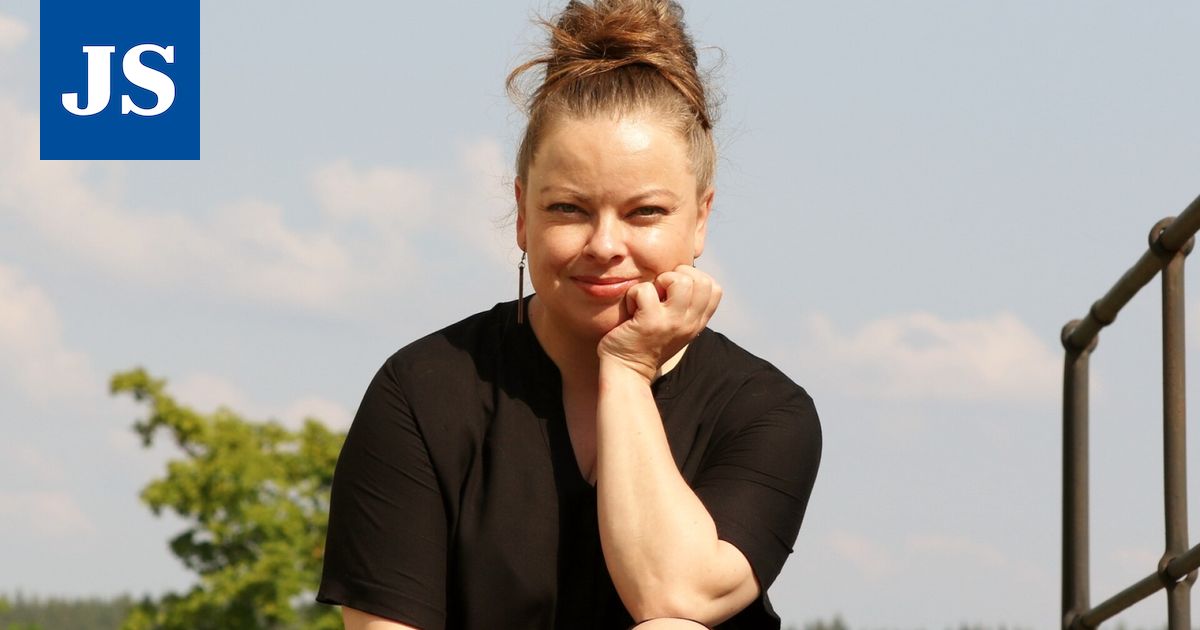 Neljättä lastaan odottanut perheenäiti toteutti lapsuuden unelmansa – Kuhmoisiin ja Jämsään sijoittuva historiallinen esikoiskirja syntyi parissa kuukaudessa