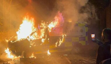 Maahanmuuttovastainen mielenosoitus äityi väkivaltaiseksi Irlannissa | Uutisia lyhyesti