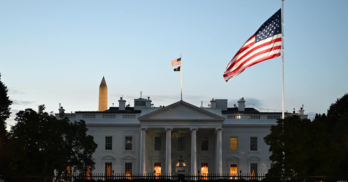 Mies ajoi päin Valkoisen talon porttia | Uutisia lyhyesti