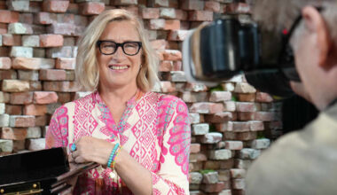 Elämäni biisin juontaja Katja Ståhl joutui sairaalaan – tuotantoyhtiö varautunut poissaoloon | Uutisia lyhyesti