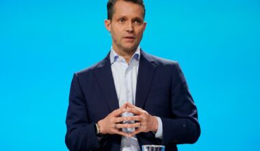 Nokia ylitti odotukset ja osake on hurjassa nousussa – toimitusjohtajan mukaan tekoäly tukee kasvua, eikä se ole kupla | Talous