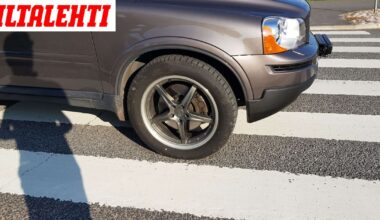 Nainen kuoli rajussa turmassa – BMW:n kuljettaja edelleen kateissa