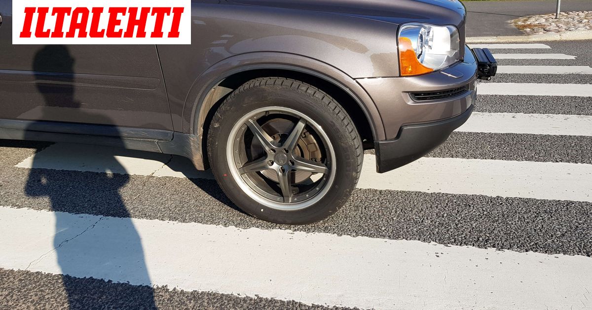 Nainen kuoli rajussa turmassa – BMW:n kuljettaja edelleen kateissa