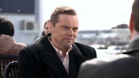 Pete Lattu näyttelee sarjassa Kalle Laitelaa, jonka uusien juonikuvioiden näkemistä katsojat joutuivat odottamaan kauemmin kuin tavallisesti.