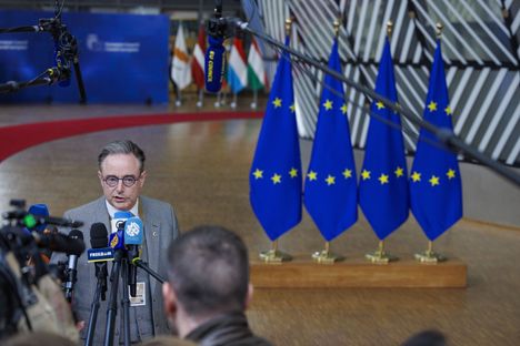 Belgian pääministeri Bart De Wever kuvattua EU-huippukokouksessa torstaina.
