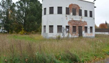 Huoltamo­kiistassa yllätyskäänne: Kokkola uhkaa nyt funkkis­rakennuksen hankkineita yrittäjiä uhkasakolla | Keski-Pohjanmaa