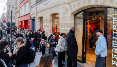 Marimekon Pariisin-liikkeen avaus sai kukkakuvioiden ystävät jonottamaan aamukuudelta