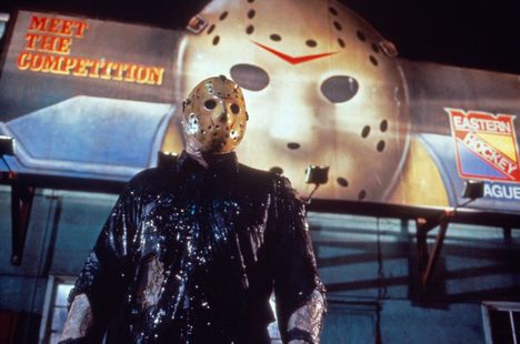 Tältä maskikasvoinen murhaaja Jason Voorhees näytti Perjantai 13. -elokuvasarjan kahdeksannessa osassa vuonna 1989.