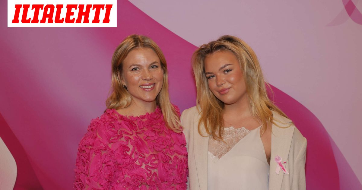 Emilia Vuorisalmi ja tytär Lilia Leppilampi harvinaisessa yhteiskuvassa