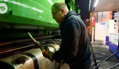 HS todisti, miten rekkakuski jäi ilman bensaa sunnuntaina Vuosaaressa