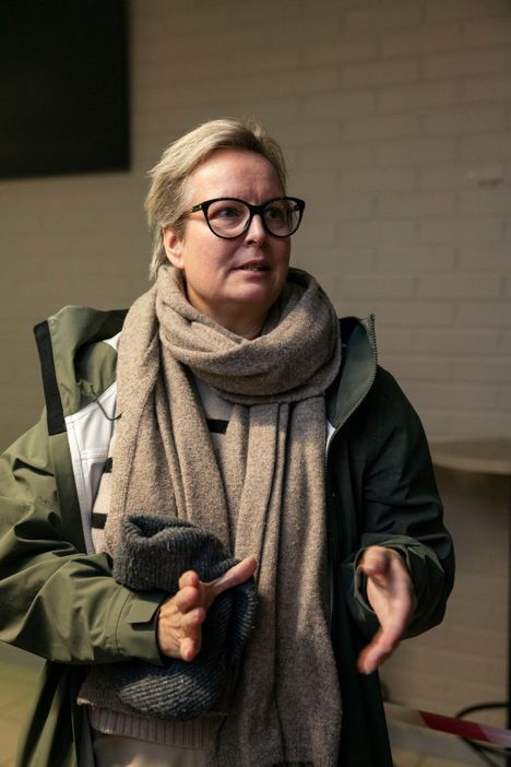 Kirkkonummella asuva Miia Isokuortti sanoi pitävänsä äiti Ammaa valaistuneena henkilönä, joka tuo maailmaan rauhaa ja tasapainoa.