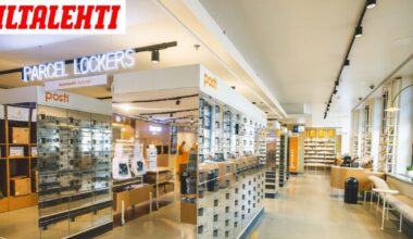 Äiti imetti pientä vauvaa Postissa – Työntekijältä järkyttävä kommentti: ”Mene muualle”