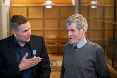 Myös nakkilalainen Sami Hamilo sai tasavallan presidentin myöntämän hengenpelastusmitalin. Mukana tilaisuudessa oli Hamilon pelastama jäihin pudonnut Jari Wiksten Porista.