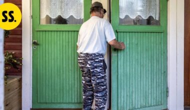 "Tuossahan se yläkerran hellahuoneessa asui" – Karjalainen pääsi kurkistamaan Katri Helenan synnyinkotiin | Savo