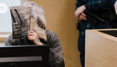 19-vuotias mies astelee oikeuteen: Epäillyn murhan uhri löytyi palaneesta talosta