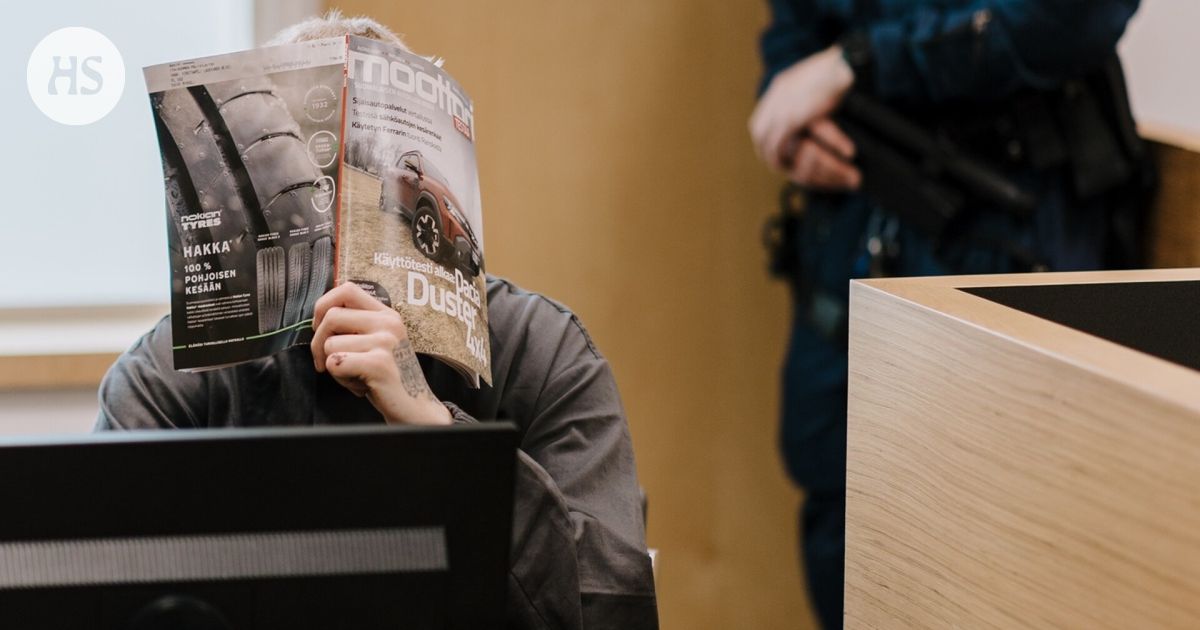 19-vuotias mies astelee oikeuteen: Epäillyn murhan uhri löytyi palaneesta talosta