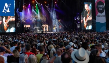 Eppu Normaalin jäähyväiskiertueen lisäkeikat tulevat myyntiin tällä viikolla