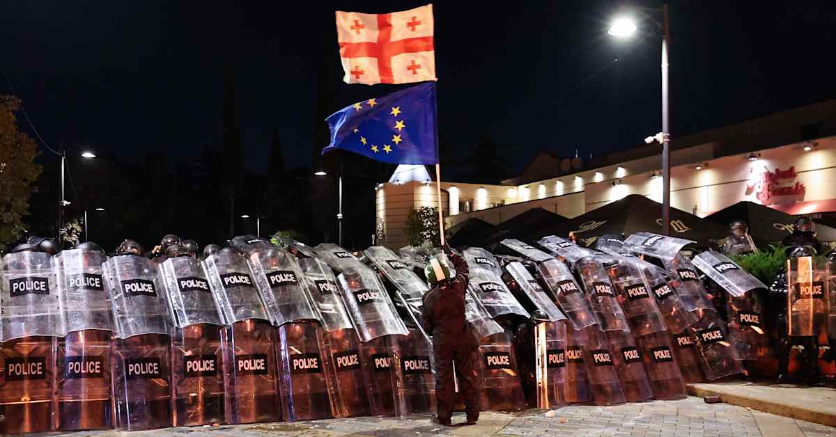 Georgian Venäjä-mielinen puolue haluaa kieltää kolme oppositiopuoluetta | Uutisia lyhyesti