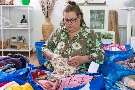 Johannalla on vankka kirppistausta. Hän on itsekin pitänyt myyntipöytiä eri kirpputoreilla.