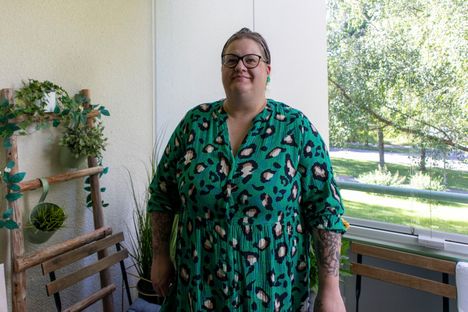 Johanna toteaa elävänsä velkakierteestä, josta hän haluaisi päästä irti.