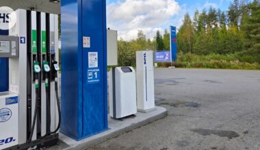 SEO on kiinnostunut neuvottelemaan Teboil-kauppiaiden kanssa