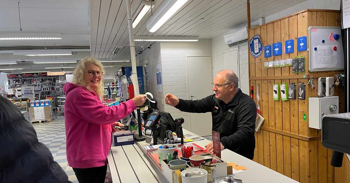 Teboil on pohjois­savolaisen Vesannon ainoa huoltoasema – yrittäjä aikoo jatkaa, vaikka polttoaine­toimitukset lakkaisivat | Kotimaa