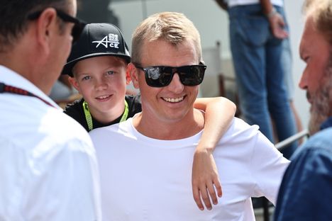 Robin Räikkösen isä Kimi Räikkönen voitti F1:n maailmanmestaruuden 2007. Kuva vuodelta 2024.