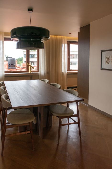 Katsojien mielestä tuomarit suosivat neutraalein sävyin sisustettuja koteja, joissa huonekaluja ja tavaraa on hyvin vähän.