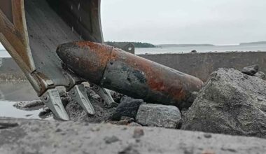 Tällainen on Rauman satamasta löydetty pommi – puolustusvoimat siirsi räjähteen pois | Kotimaa