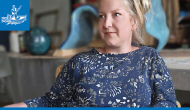 Paavolalaisen taiteilijan Sinikka Eirolan töitä esille – Tyhjät reunat -taidenäyttely avautuu KoronaGalleriassa Oulaisissa