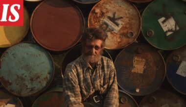 Aurinko laskee Lemmenjoella: Raimo Kanamäki elää Lapin erämaassa